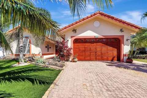 419 SE 6th St, Dania Beach, FL 33004