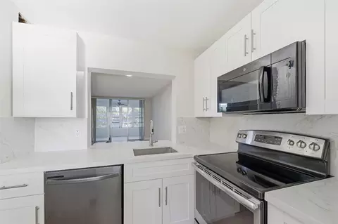 9430 Poinciana Pl #409, Davie, FL 33324