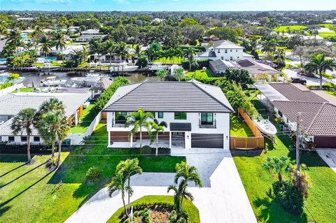 View/Area - 8 Leeward Cir, Jupiter, FL 33469 photo 3 of 4