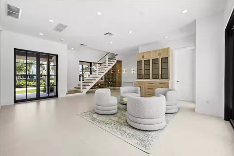 Living - 8 Leeward Cir, Jupiter, FL 33469 photo 2 of 4