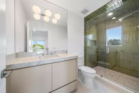 Bath - 8 Leeward Cir, Jupiter, FL 33469 photo 9 of 10