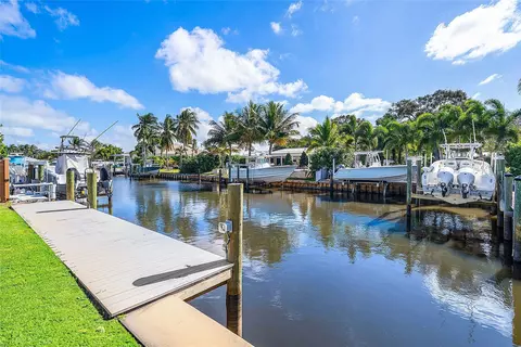 Exterior - 8 Leeward Cir, Jupiter, FL 33469 photo 6 of 8