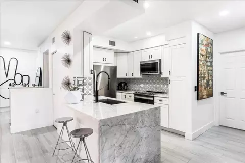 2452 Centergate Dr #202, Miramar, FL 33025