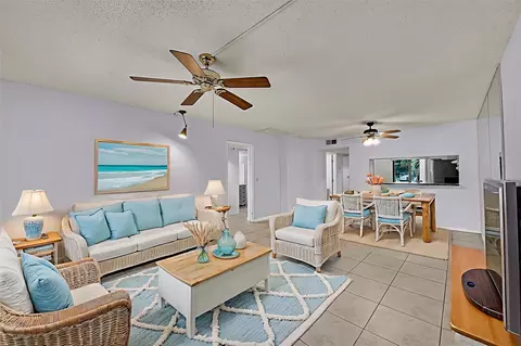2206 S Cypress Bend Dr #102, Pompano Beach, FL 33069