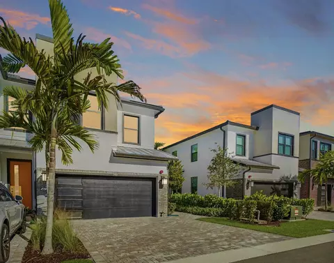 770 NW 82nd Ter, Plantation, FL 33324