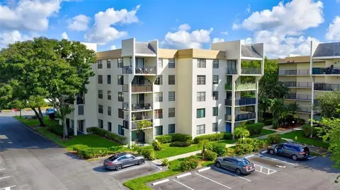 6190 Woodlands Blvd #107, Tamarac, FL 33319