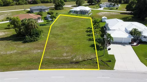 4239 E Gator Cir, Cape Coral, FL 33909