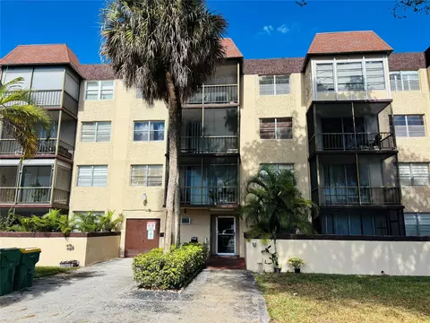7300 NW 17th St #202, Plantation, FL 33313