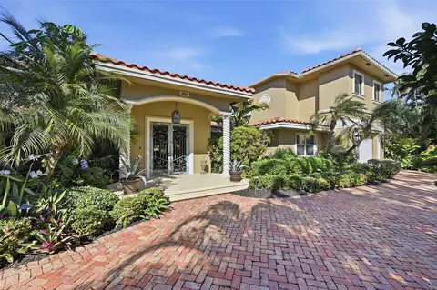 2525 NE 21st Ct, Fort Lauderdale, FL 33305