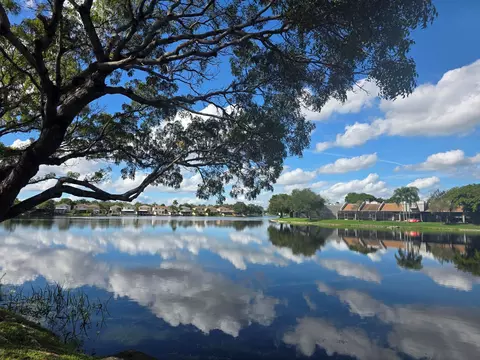 1001 Colony Point Cir #405, Pembroke Pines, FL 33026