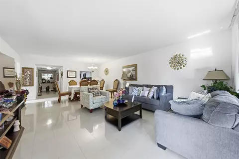 3000 S Course Dr #201, Pompano Beach, FL 33069