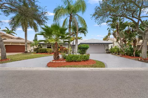 5321 NW 89th Dr, Coral Springs, FL 33067