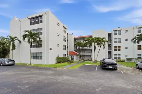 9451 Evergreen Pl #203, Davie, FL 33324