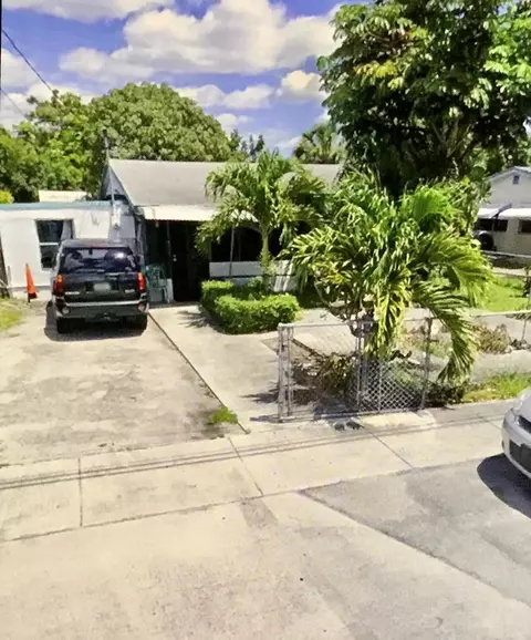 5663 Flagler St, Hollywood, FL 33023