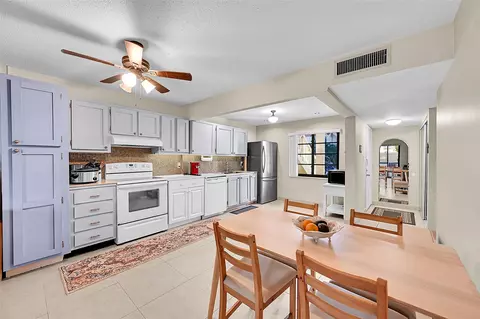 138 S Cypress Rd #214, Pompano Beach, FL 33060
