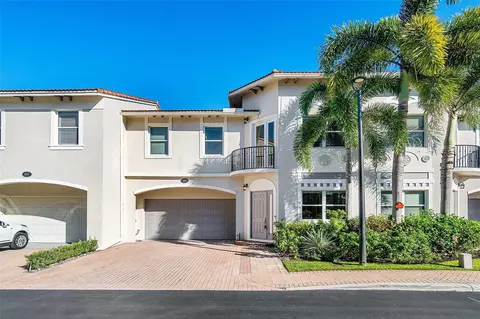 1865 Highland Grove Dr, Delray Beach, FL 33445