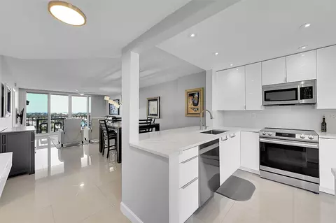 521 N Riverside Dr #707, Pompano Beach, FL 33062