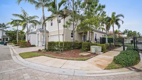 6993 Pines Cir #6993, Coconut Creek, FL 33073