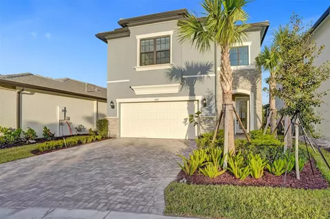 4422 S Silverwood Ln, Fort Lauderdale, FL 33309