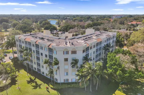 3600 Oaks Clubhouse Dr #408, Pompano Beach, FL 33069