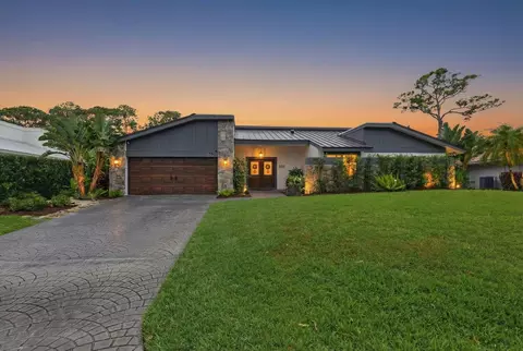 701 Lakewoode, Delray Beach, FL 33445