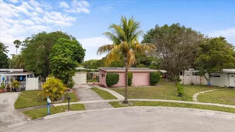 5805 NW 18th Ct, Margate, FL 33063