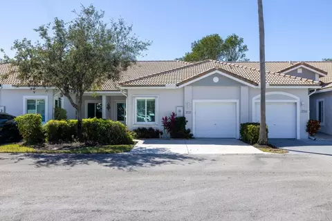 4212 SW 11th St, Deerfield Beach, FL 33442