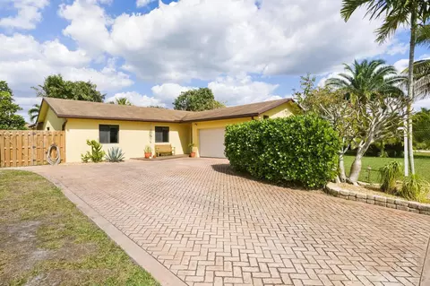 10955 NW 27th St, Sunrise, FL 33322
