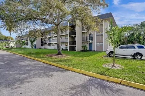 8000 Colony Cir #201, Tamarac, FL 33321