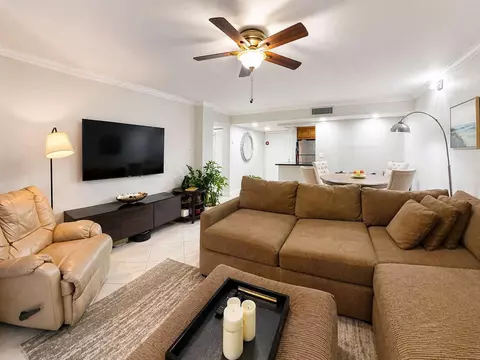 5160 Las Verdes Cir #103, Delray Beach, FL 33484