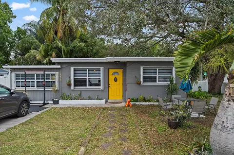 5829 Hayes St, Hollywood, FL 33021