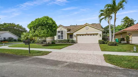 3099 Perriwinkle Cir, Davie, FL 33328