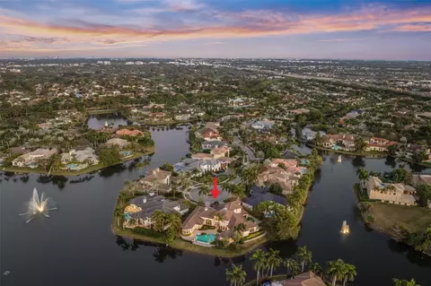 369 Sweet Bay Ave, Plantation, FL 33324