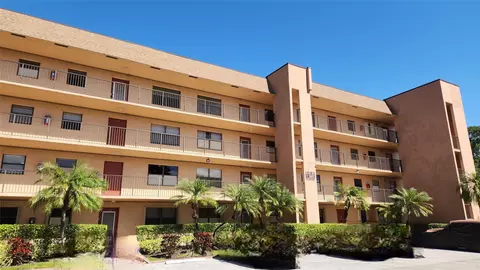 10467 S Sunrise Lakes Blvd #310, Sunrise, FL 33322