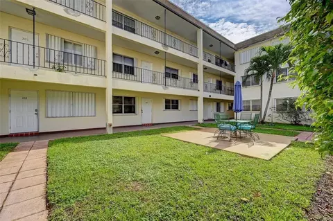 2200 Taylor St #104, Hollywood, FL 33020