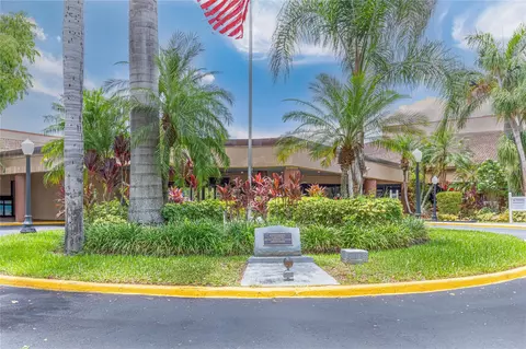 9420 Sunrise Lakes Blvd #212, Sunrise, FL 33322