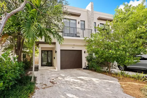 907 NE 16th Ave, Fort Lauderdale, FL 33304
