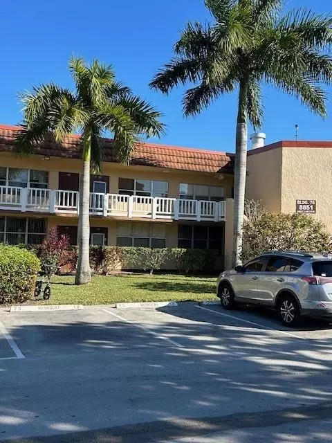 8851 Sunrise Lakes Blvd #208, Sunrise, FL 33322