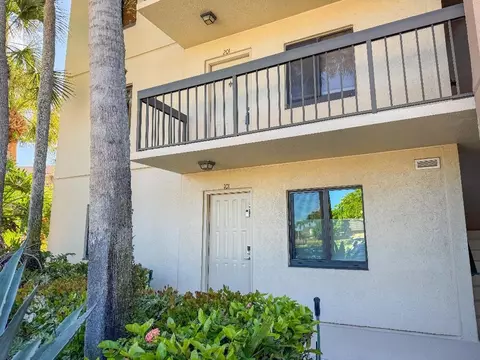 901 Seafarer Cir #101, Jupiter, FL 33477