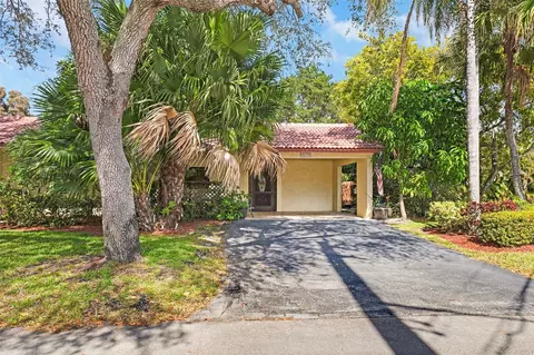 16131 Laurel Dr #33, Weston, FL 33326