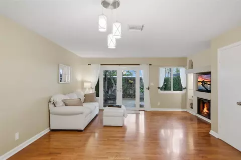 705 NE 1st St #2, Fort Lauderdale, FL 33301