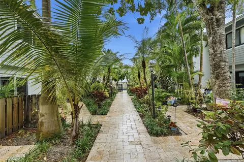 705 NE 1st St #2, Fort Lauderdale, FL 33301