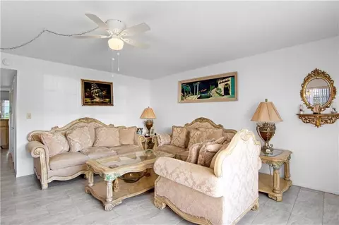 11 S Vista Palm Ln #102, Vero Beach, FL 32962