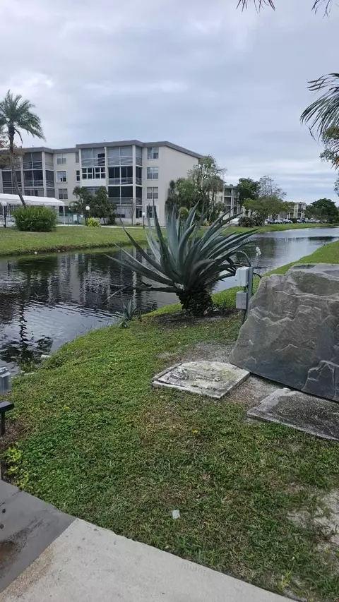 4851 NW 26th Ct #342, Lauderdale Lakes, FL 33313