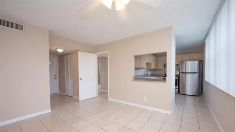 9441 Evergreen #401, Davie, FL 33324