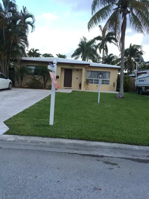 1126 Lincoln St, Hollywood, FL 33019