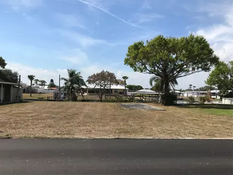 1460 Lake Dr, Okeechobee, FL 34974