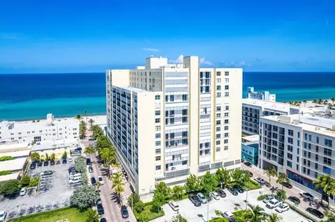 322 Buchanan St #PH4A, Hollywood, FL 33019