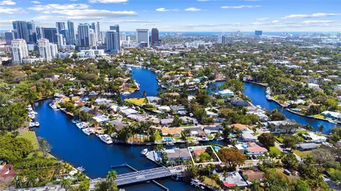 530 SW 11th Ave, Fort Lauderdale, FL 33312