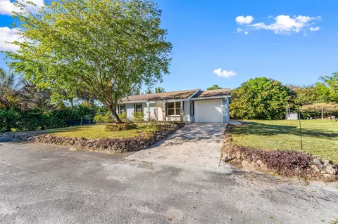 12895 Persimmon Blvd, The Acreage, FL 33411